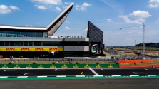 D. Ricciardo bus skirta starto pozicijų bauda