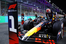 Jauniausi „Formulės-1“ lenktynininkai, pasiekę 100 podiumų