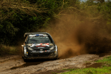<span style="background:#000000; color:white; padding: 0 2px">WRC</span> Prieš lemiamą Kenijos ralio dieną – Rovanperos lyderystė ir Neuville bėdos