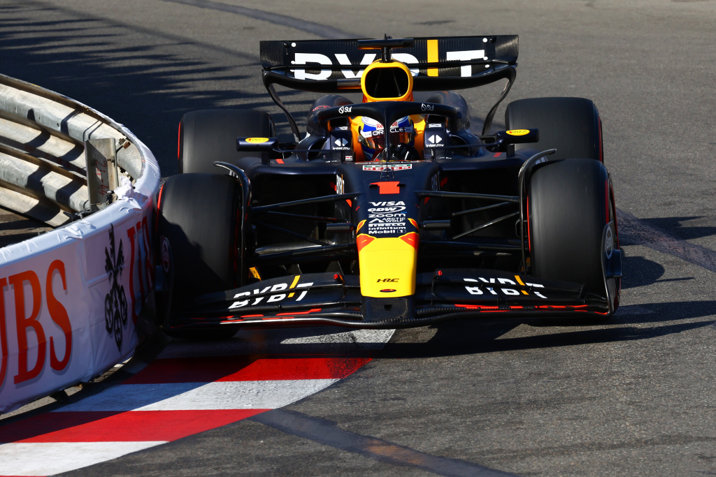„Red Bull“ dėl pagrindinių konkurentų kreipėsi į FIA