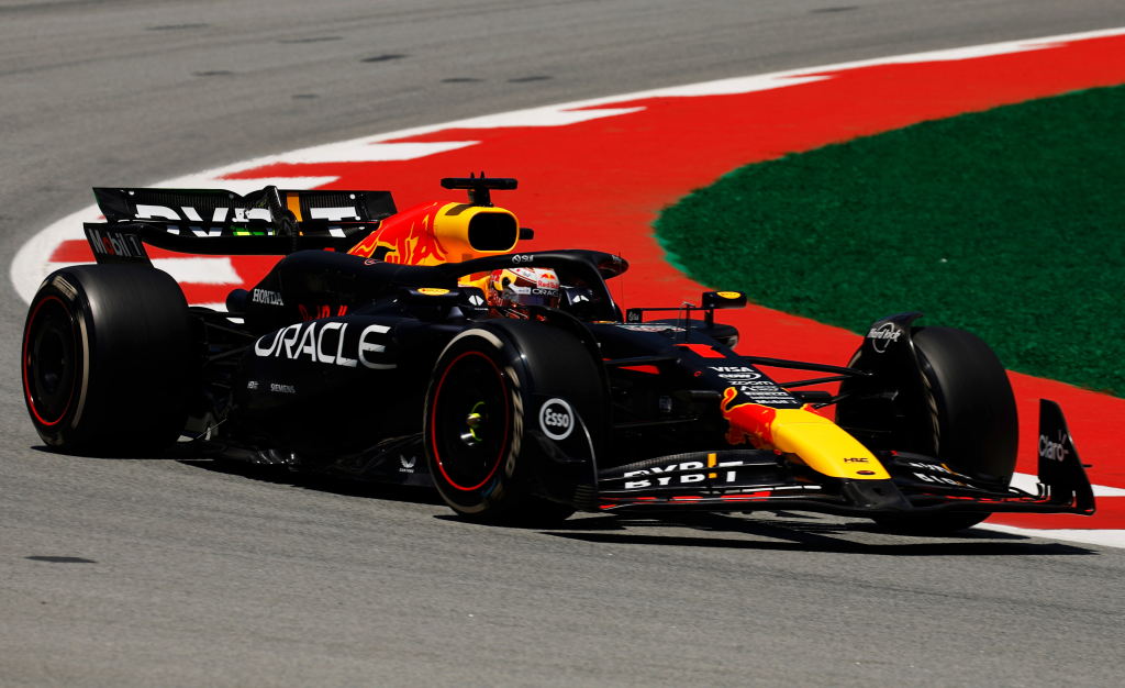 „Red Bull“ tikslas – nuraminti M. Verstappeną
