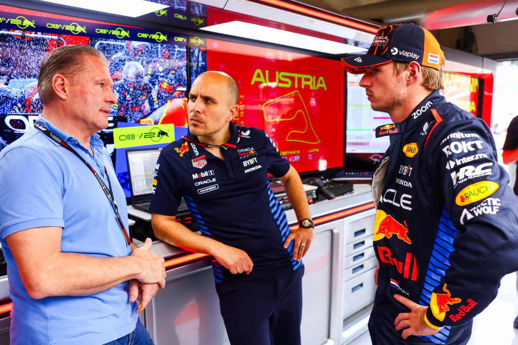 Kaip Josas elgdavosi su jaunu Maxu Verstappenu?