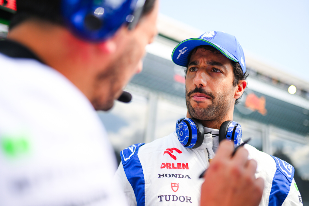 G. Lowdonas: nebandysiu įkalbinėti D. Ricciardo sugrįžti