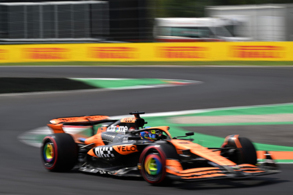 FIA susidomėjo „McLaren“ galiniu sparnu