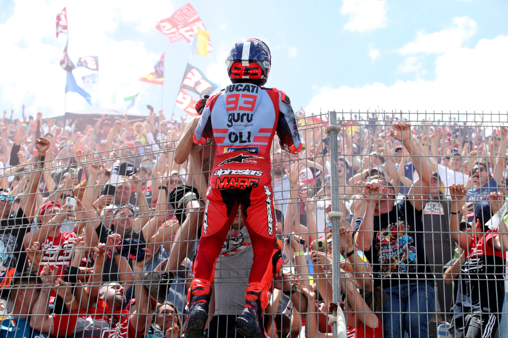 <span style="background:#d5002c; color:white; padding: 0 2px">MotoGP</span> Pergalę Australijoje iškovojo M. Marquezas, sėkmingą savaitgalį turėjo ir J. Martinas