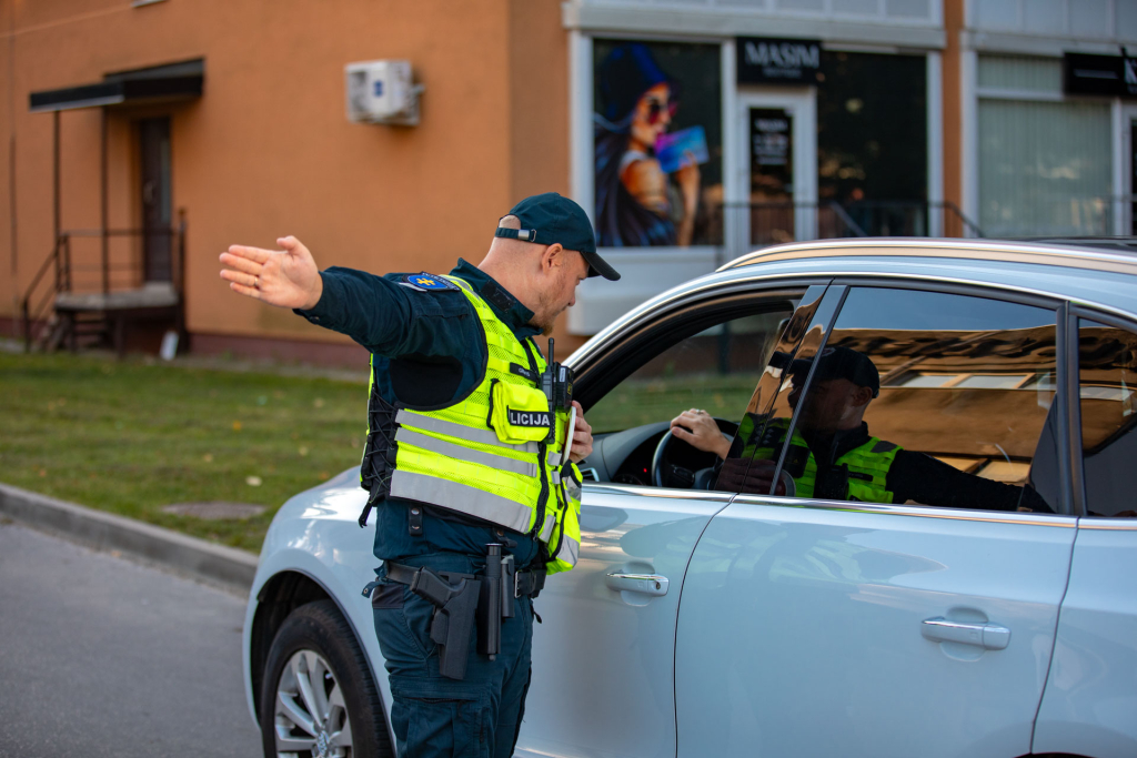 Klaipėdoje vaizdo kameros fiksuoja automobilius, važiuojančius A juosta: fiksuojama tūkstančiai pažeidimų