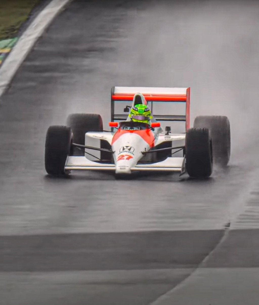 L. Hamiltonas per lietų Brazilijoje pagerbė A. Senna
