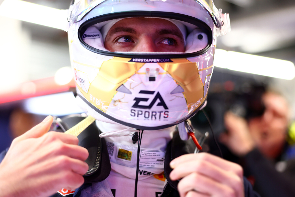 Teisėjai skyrė M. Verstappenui baudą, kuri atėmė „pole“ pozicija