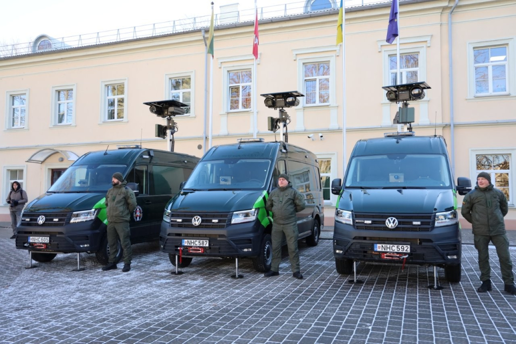 Pasieniečiai patruliuos su naujais automobiliais, turinčiais šiluminę matymo įrangą bei radarą
