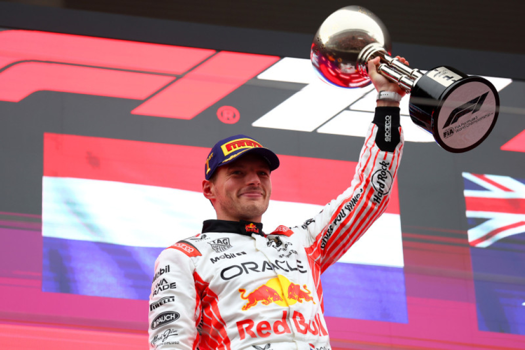 Japonijos GP triumfavo „McLaren“ spaudimą atlaikęs M. Verstappenas