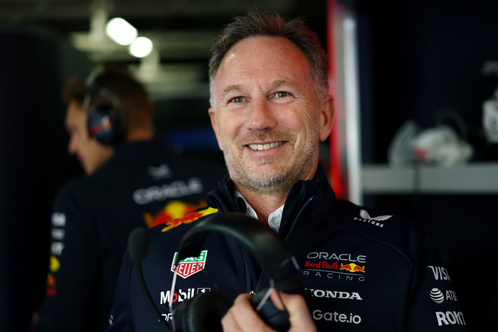 Tikslina poziciją: „Aston Martin“ neturi jokių planų dėl C. Hornerio