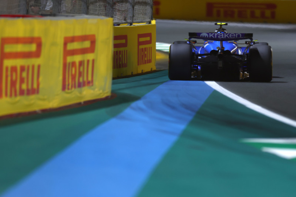 C. Sainzas apie tai, jog paliks „Ferrari“ sužinojo iš draugo