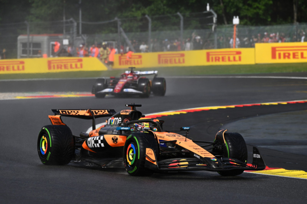 „McLaren“ krypties nekeičia: supranta rizika, bet leis abiems vairuotojams kovoti dėl titulo