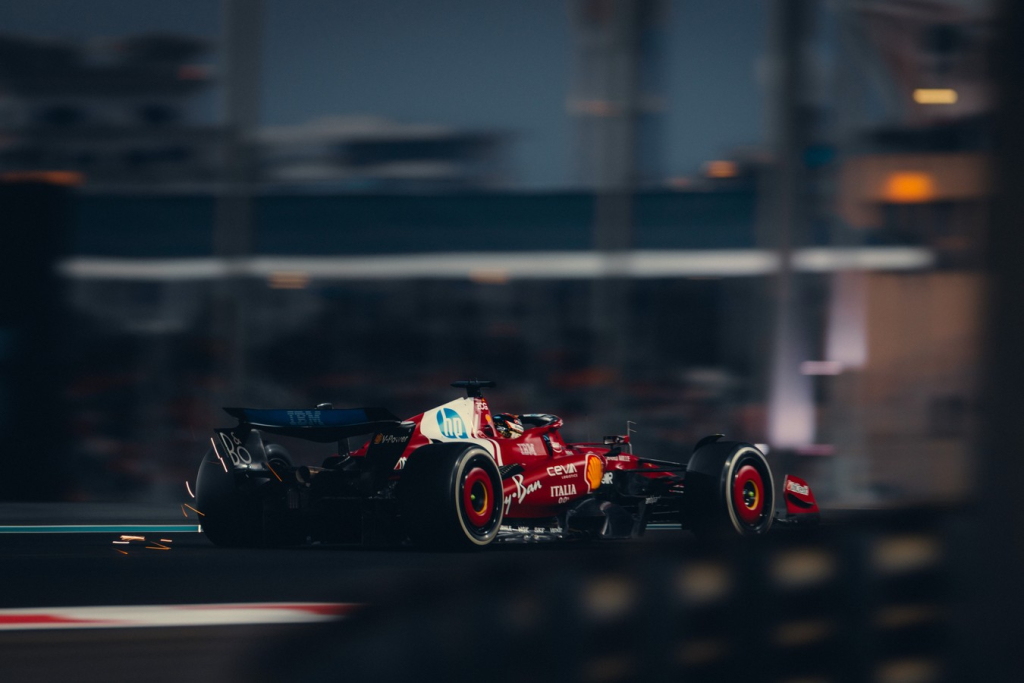 „Ferrari“ renkasi drąsų sprendimą 2026 m. F-1 sezonui