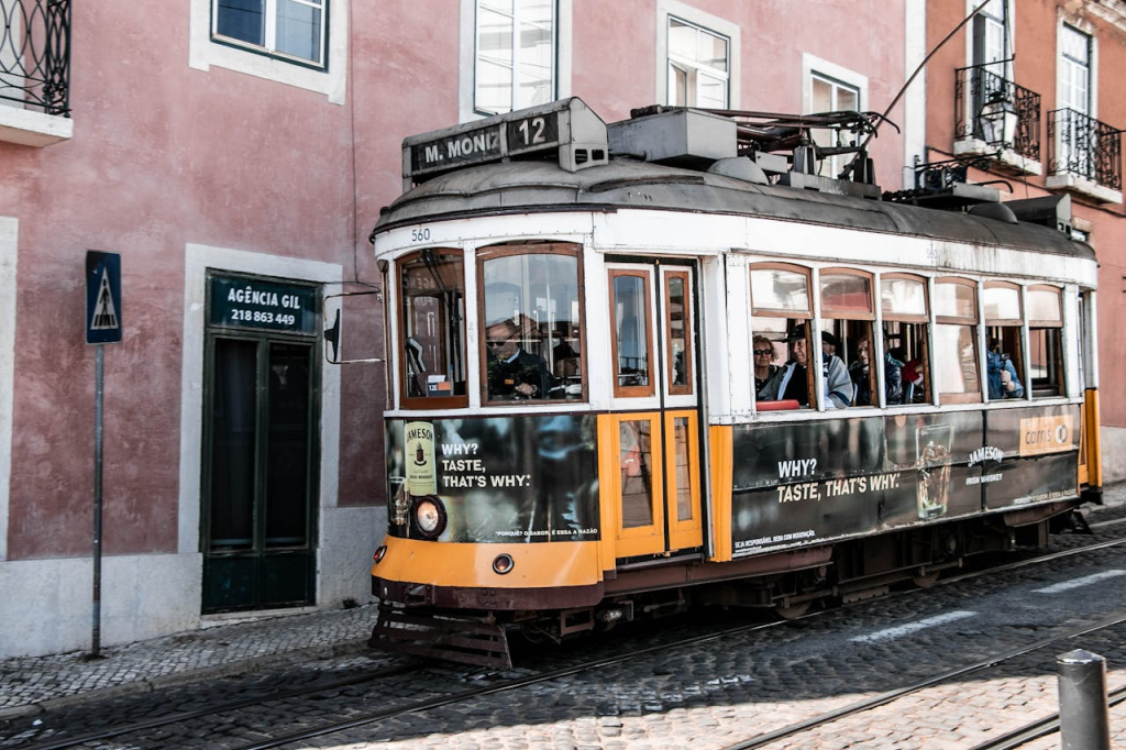 Seime pasiūlymas pripažinti tramvajų lygiateise keleivine transporto priemone