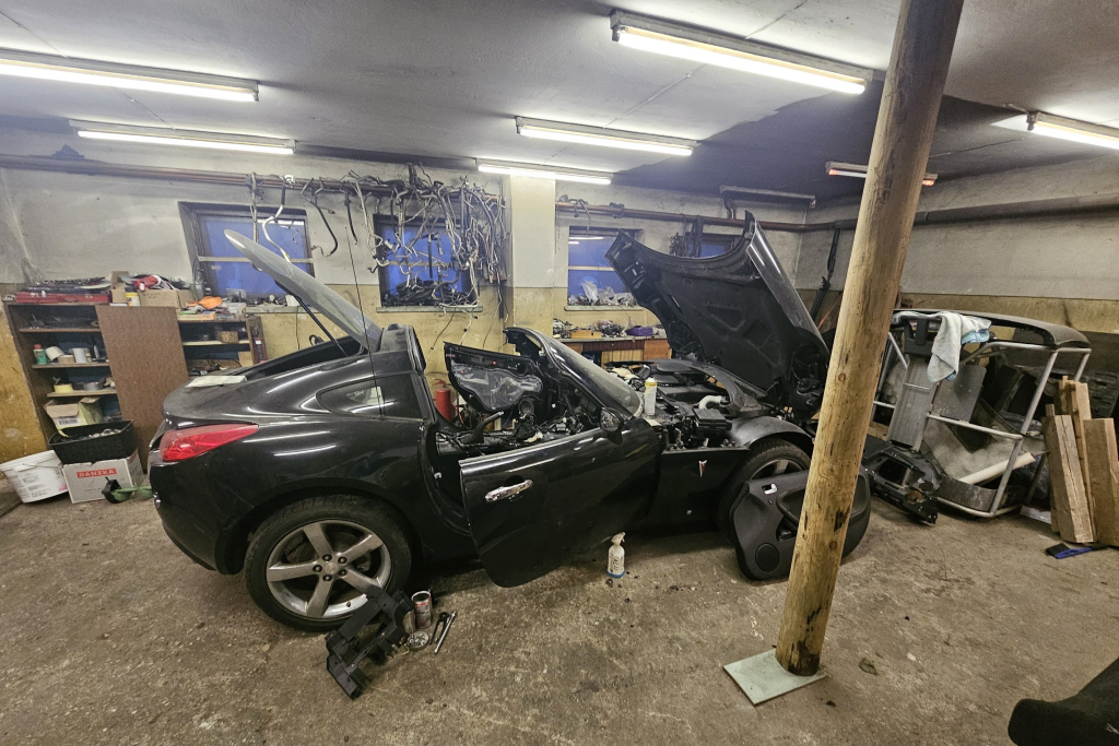 Tyrimas „Nimmersatt“: antroji kratų ir sulaikymų banga Lietuvoje prieš automobilių iš JAV prekeivių grupuotę