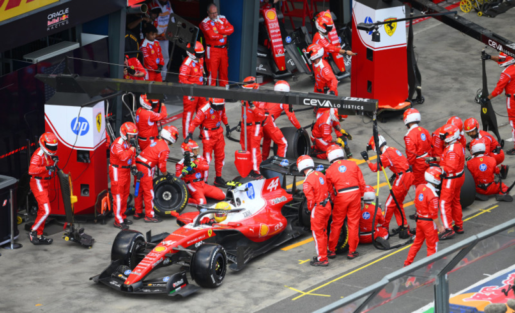„Ferrari“ planuoja filmavimo dieną per netikėtą F-1 sezono pertrauką