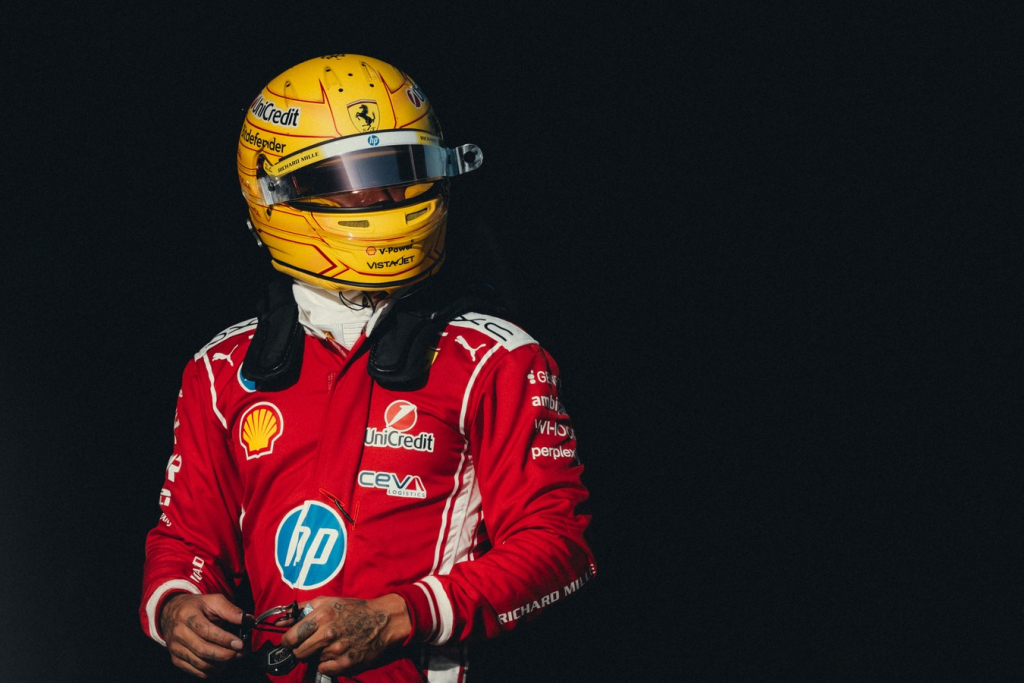 L. Hamiltonas po pirmojo podiumo su „Ferrari“: jaučiuosi sugrįžęs į geriausią formą