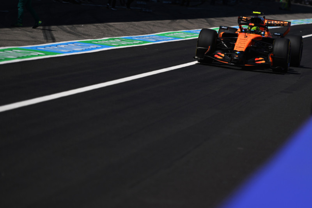 „McLaren“ ir „Mercedes“ lenktynininkai dalyvaus bandymuose Niurburgringe