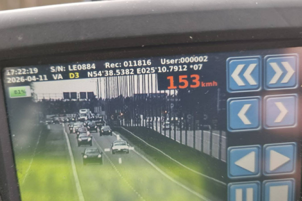 Nelegalių lenktynių mėgėjai sulaukė policijos dėmesio: fiksuota daugiau kaip 100 KET pažeidimų