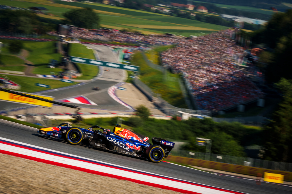 Po M. Verstappeno avarijos „Red Bull“ panaudos naują detalę